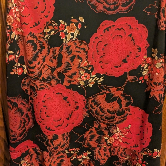 Vintage skirt & blouse set with flattering style and fit - Picture 4 of 6